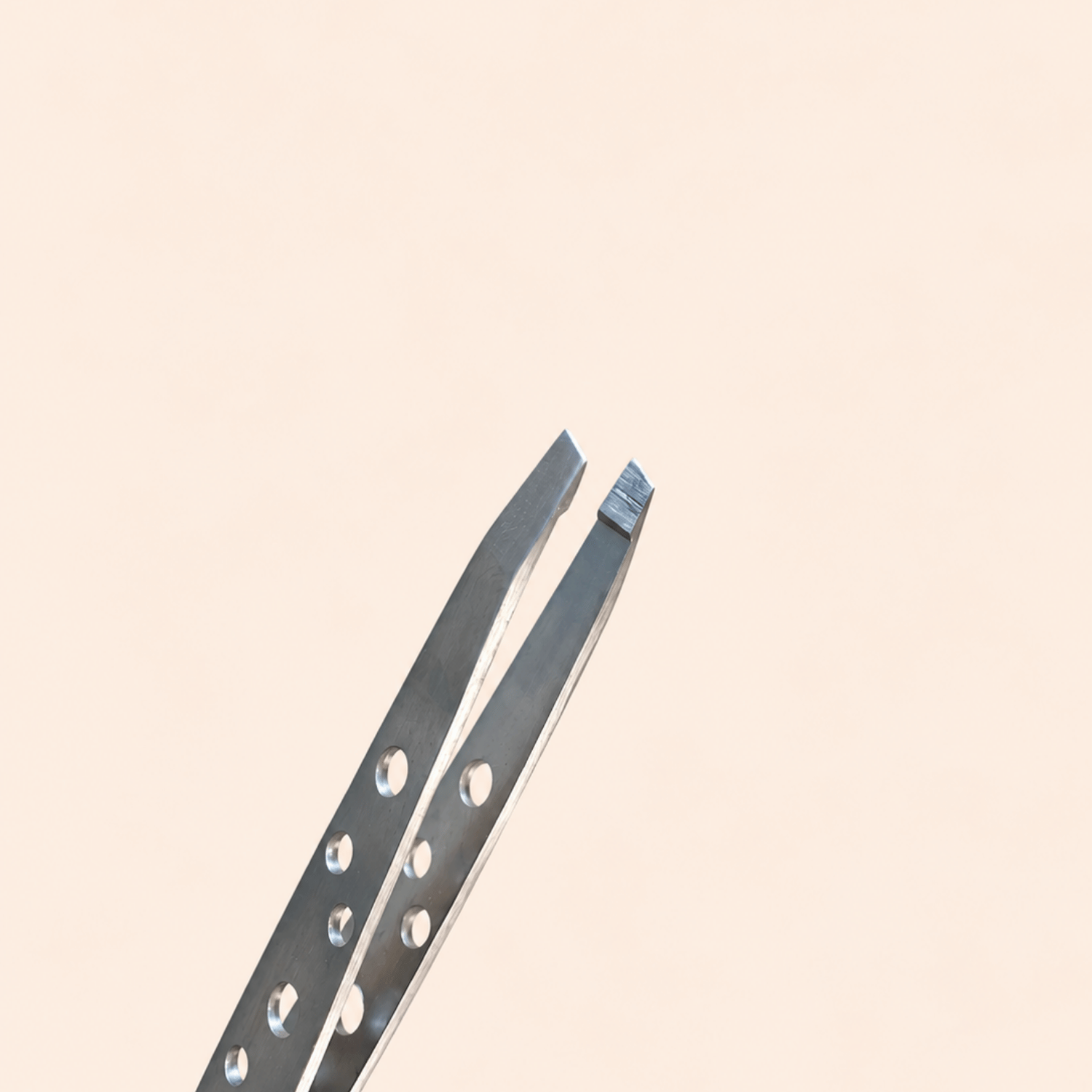Τσιμπιδάκι Φρυδιών Ακριβείας | Perforated Silver Inox - Image 2